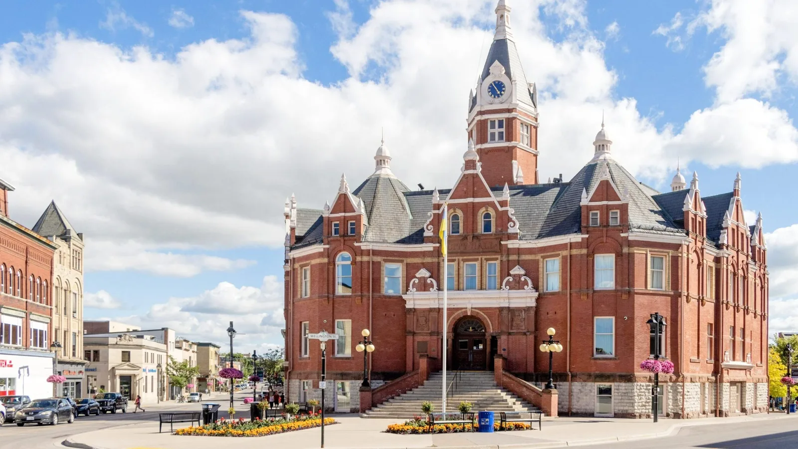 Stratford City Hall on Wellington Street, where Numinor provides local bookkeeping for Perth County businesses.